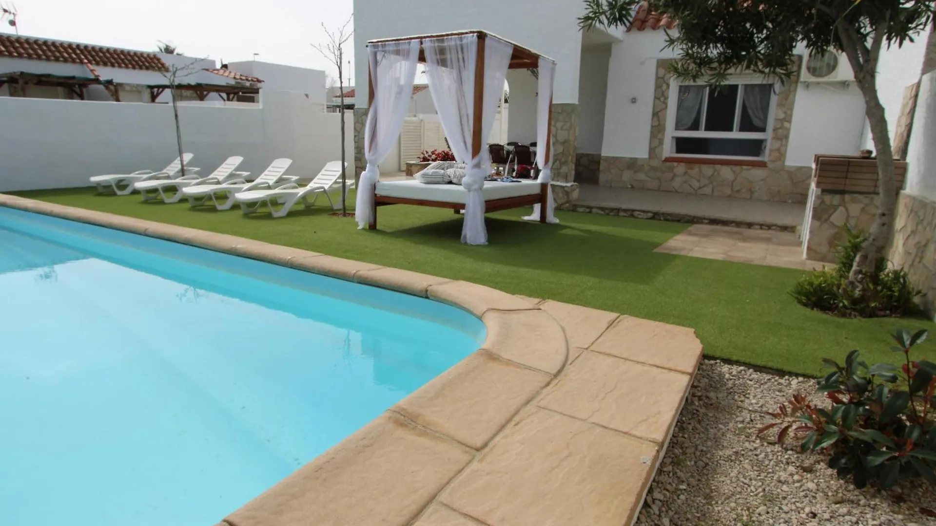 Casa Cerca Del Mar Con Piscina Privada, Wifi Gratuito, Aire Acondicionado Opcional Y Se Admiten Mascotas - Es-184-7 Riumar